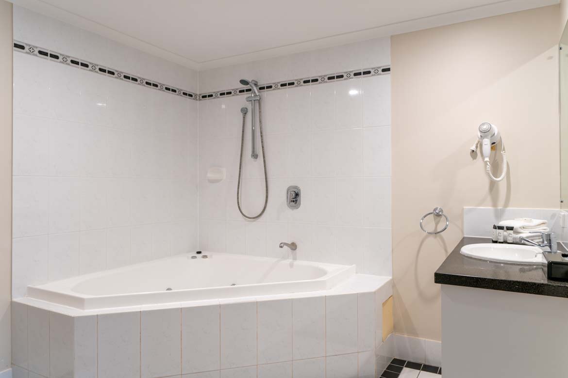 1 Bedroom with Indoor Spa Bath