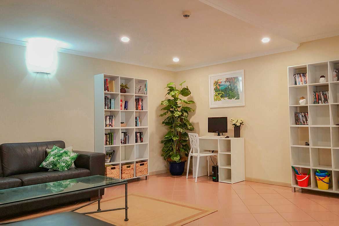 regal transit lounge